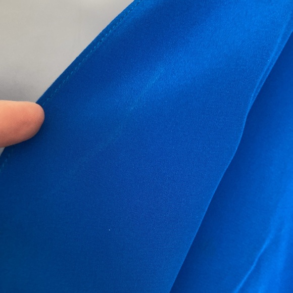 Diane von Furstenberg Bright Blue Sleeveless Silk Blouse Medium - Picture 8 of 10